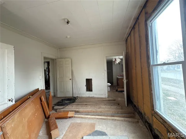 $77,500 | 615 East Booth Street, Centralia, MO 65240