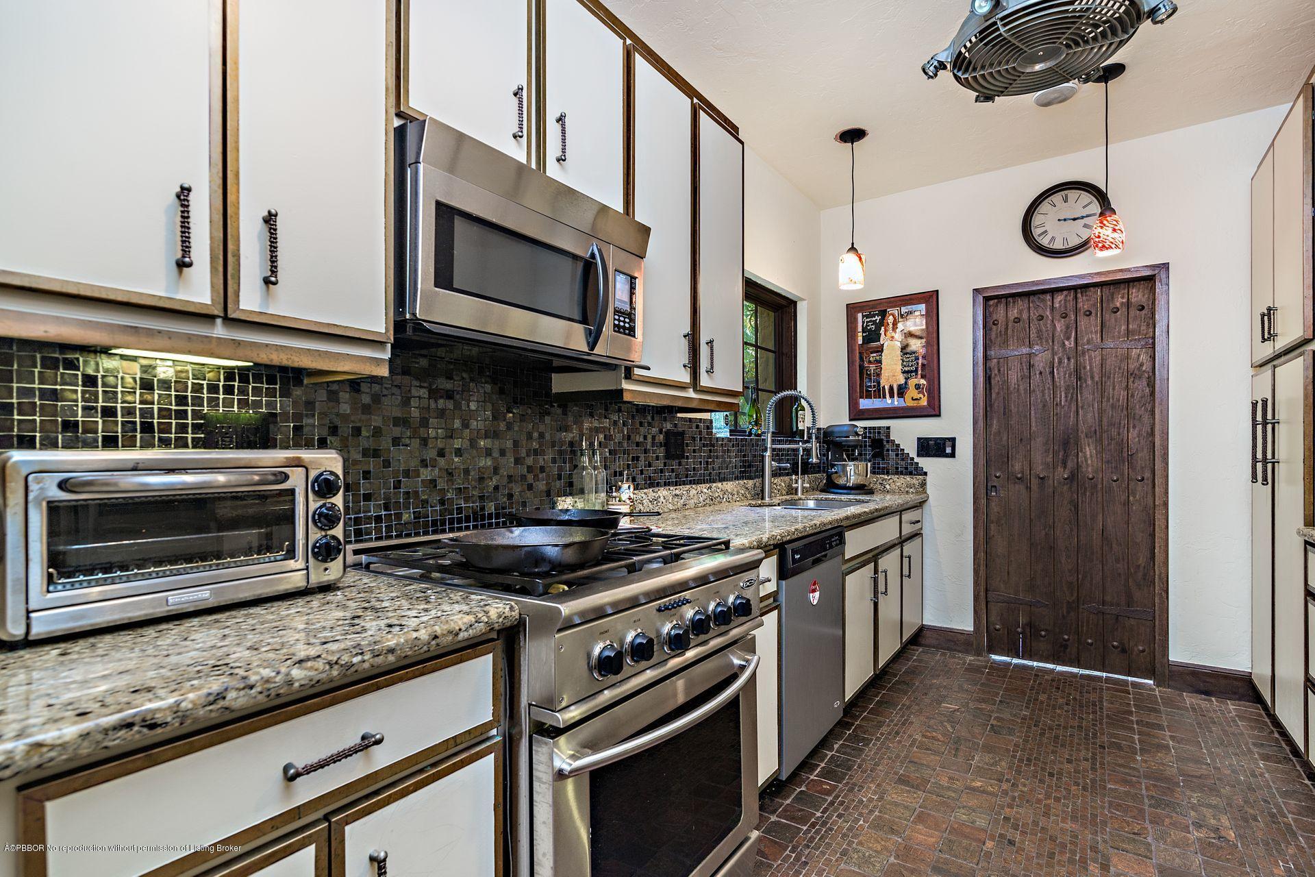713 Sunset Road West Palm Beach, FL 33401 - Photo 14 of 47 14
