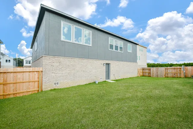 a view of a yard with entertaining space