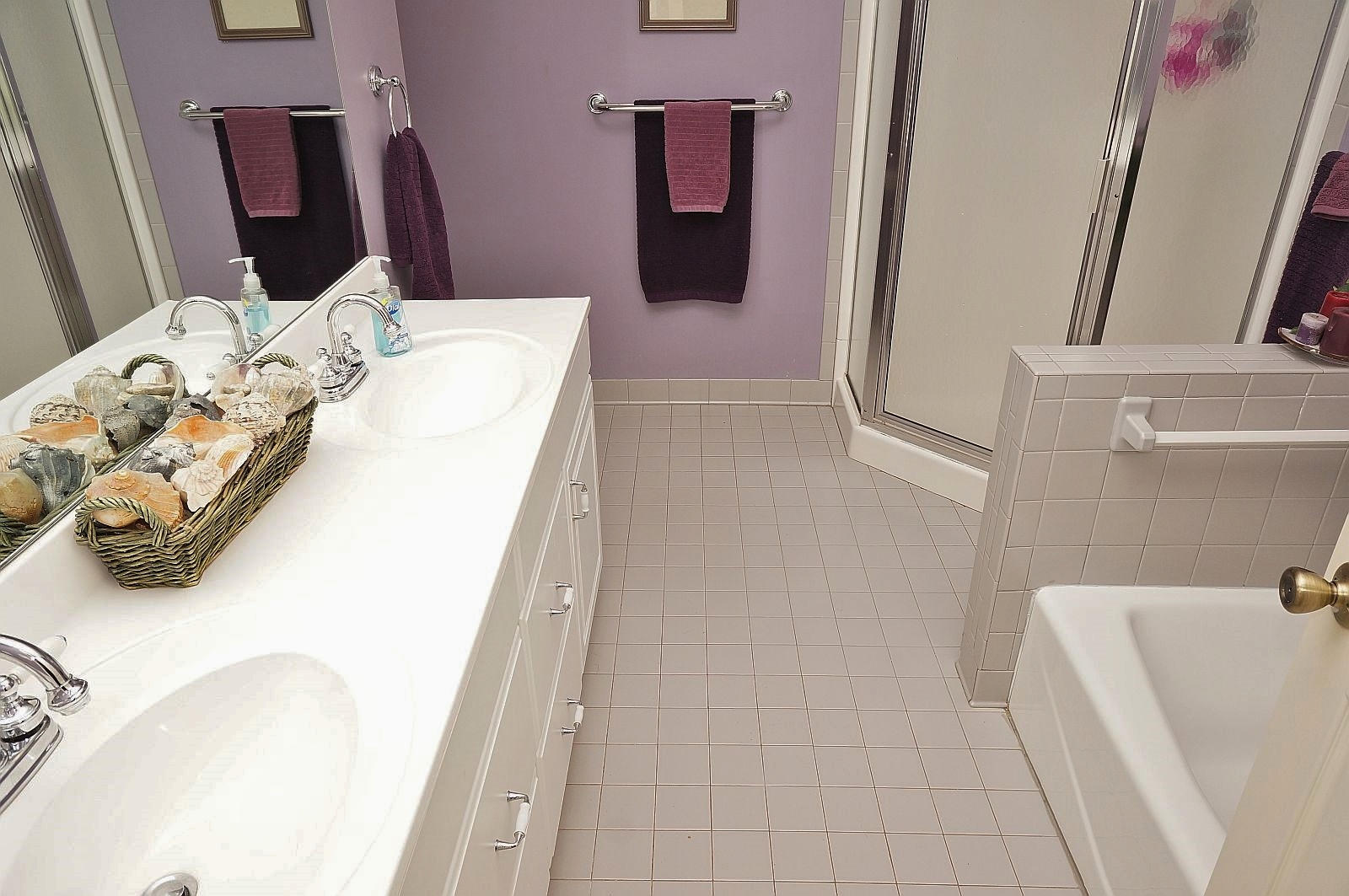 3113 Stoneridge Road Southwest Roanoke, VA 24014 - Photo 22 of 42 a bathroom with a tub sink and a mirror