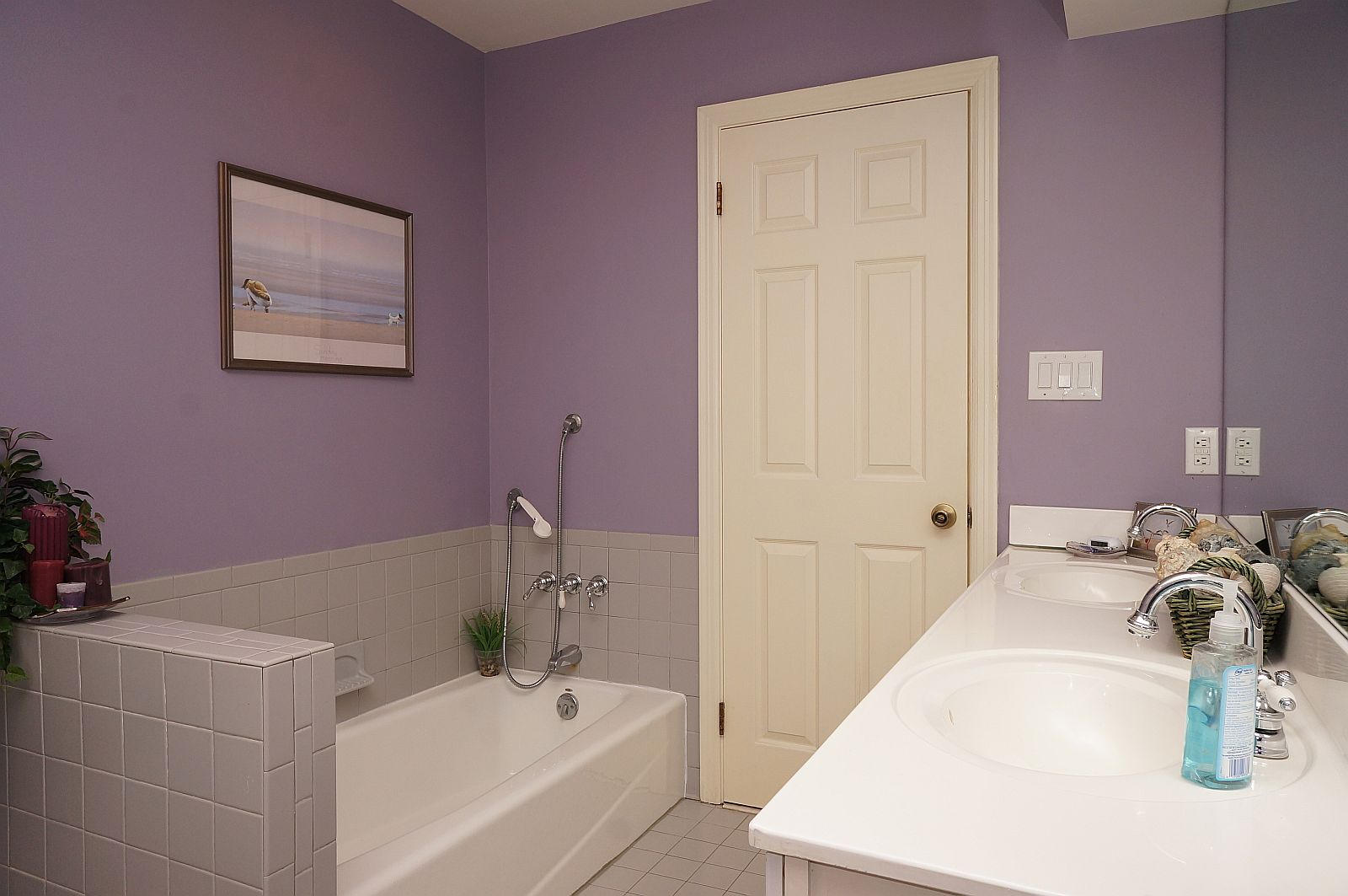 3113 Stoneridge Road Southwest Roanoke, VA 24014 - Photo 23 of 42 a bathroom with a tub sink and mirror