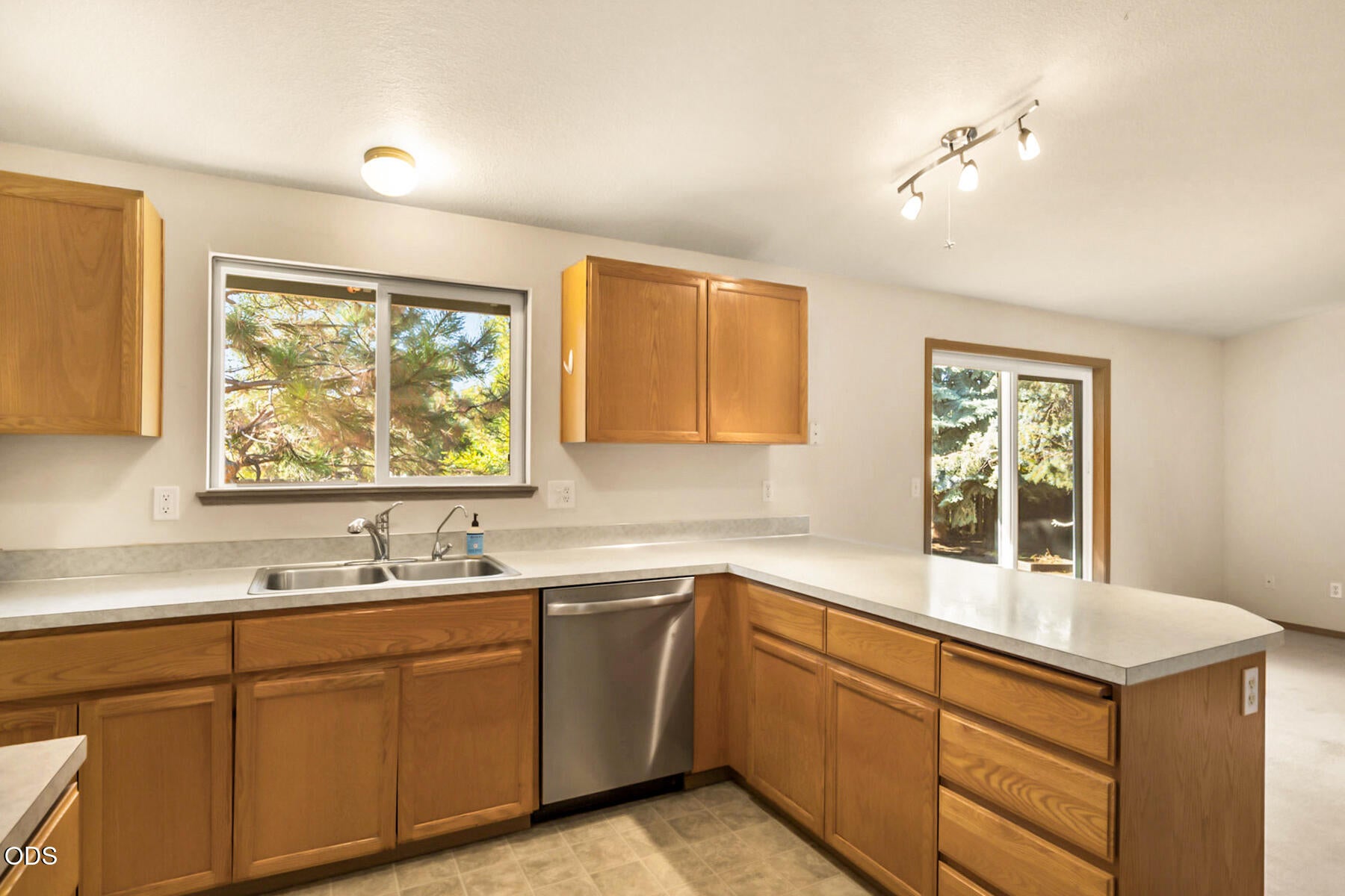 20232 Morgan Loop Bend, OR 97703 - Photo 16 of 49 Gallery Image 16