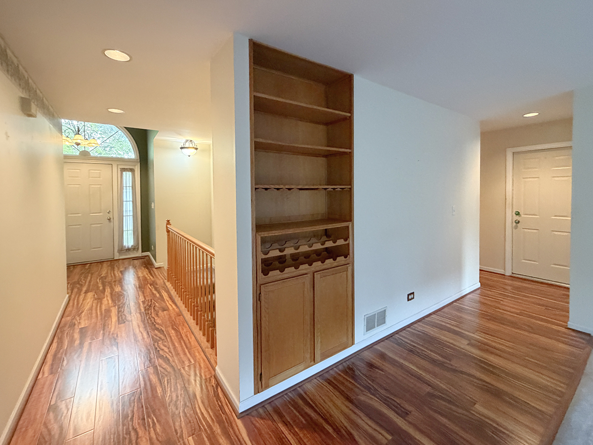 281 Governors Lane, Unit 281 Elgin, IL 60123 - Photo 12 of 21