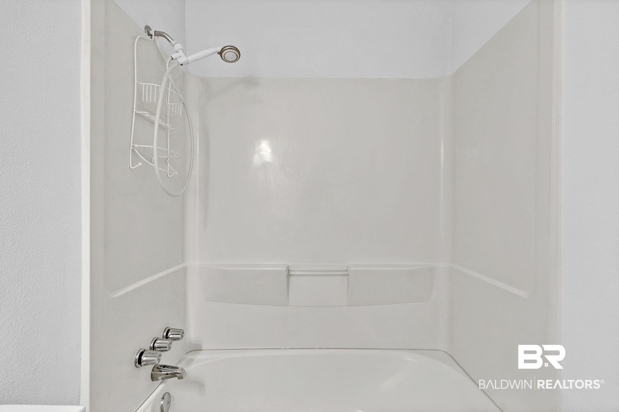 5817 Woodgate Road Mobile, AL 36609 - Photo 54 of 85 Guest Bathroom