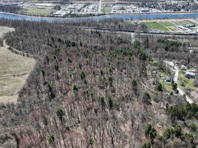 a view of a houses with a yard