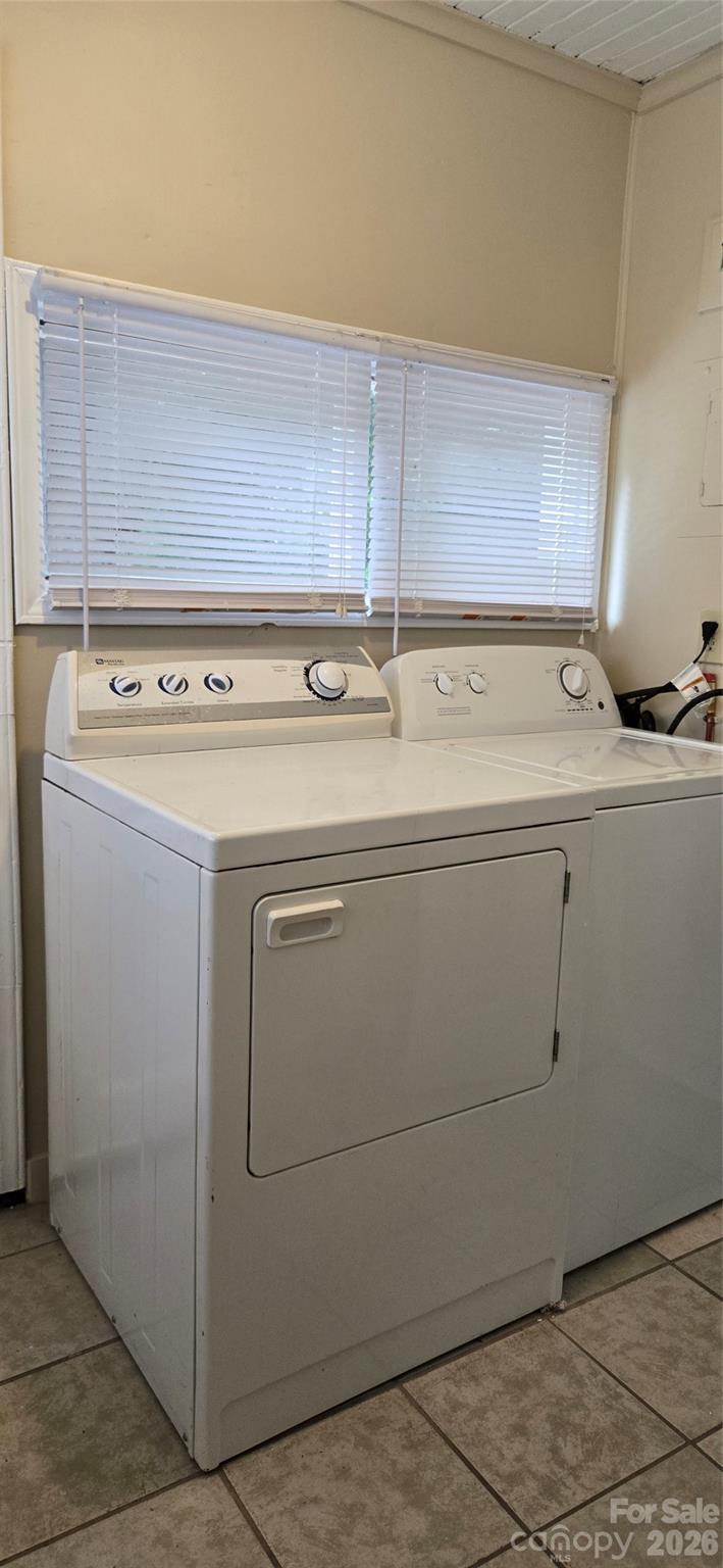 1631 Harris Road Fort Mill, SC 29708 - Photo 29 of 31 a utility room with dryer and washer