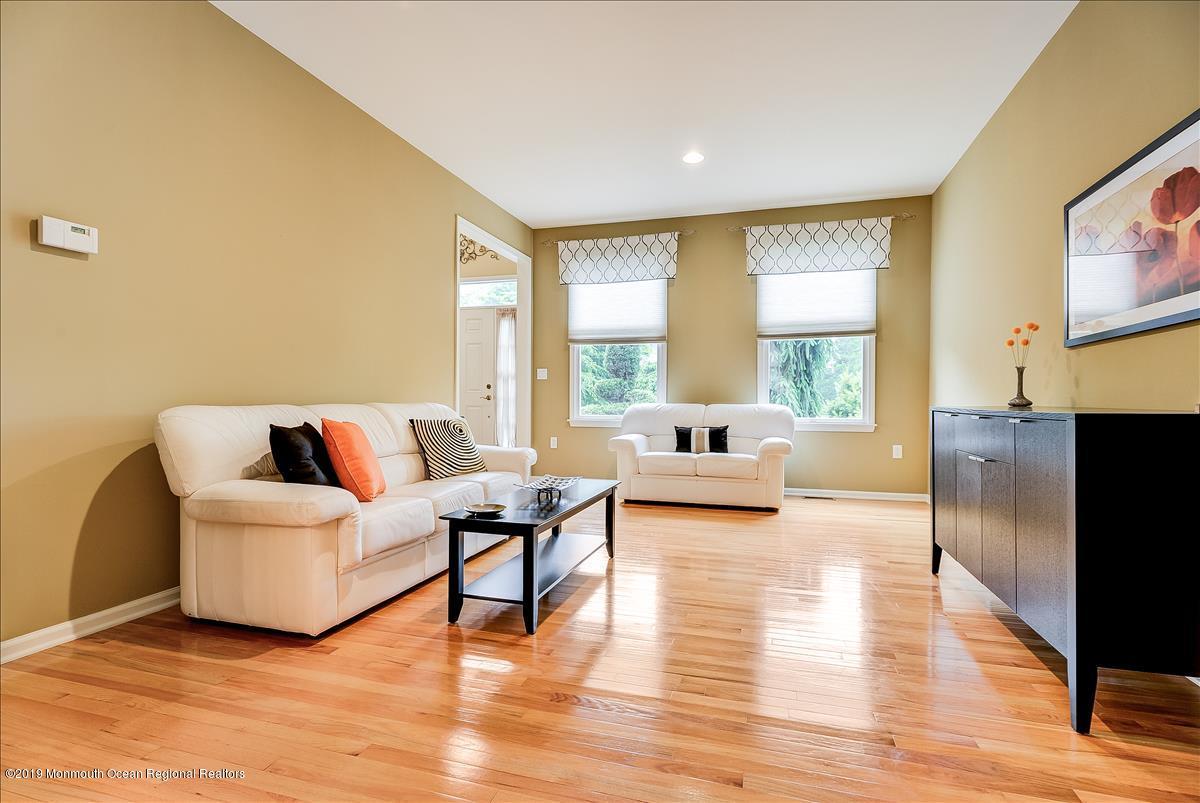 6 Molly Pitcher Road Marlboro, NJ 07746 - Photo 6 of 36 Living
