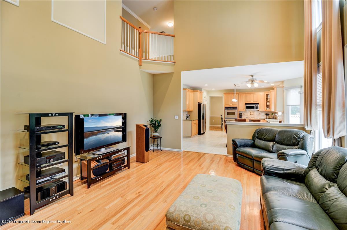 6 Molly Pitcher Road Marlboro, NJ 07746 - Photo 8 of 36 Family (3)