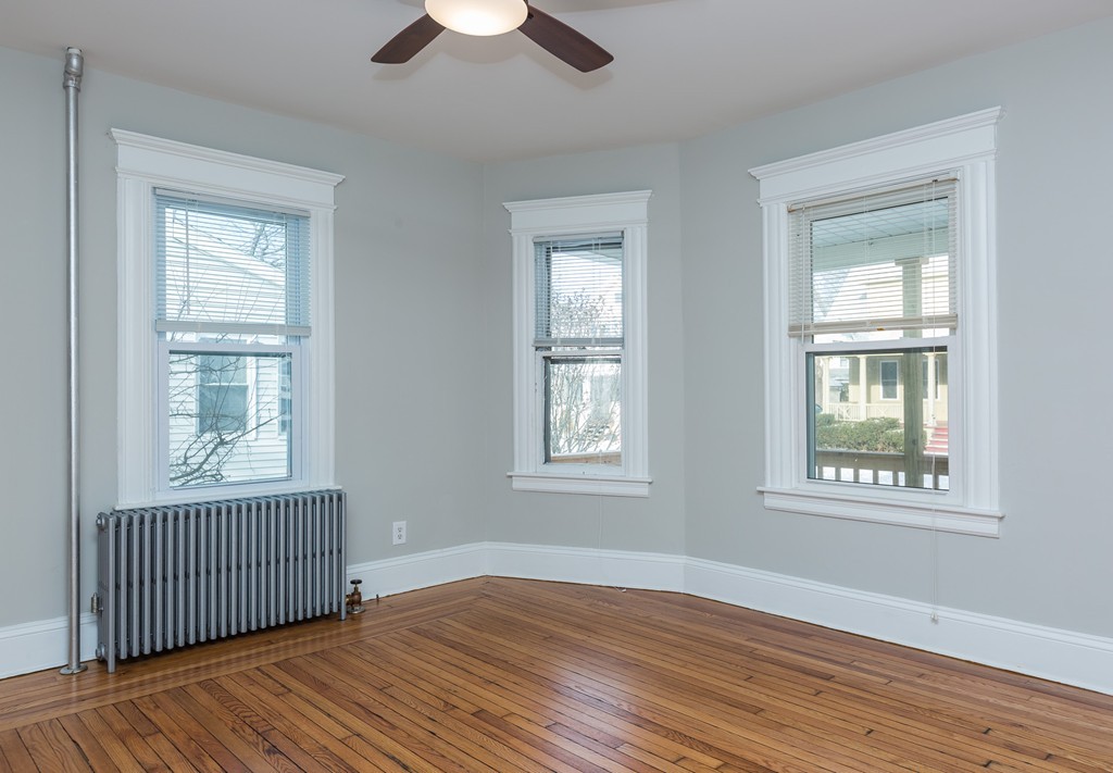 45 Larkspur Street Springfield, MA 01108 - Photo 4 of 26 Gallery Image 4