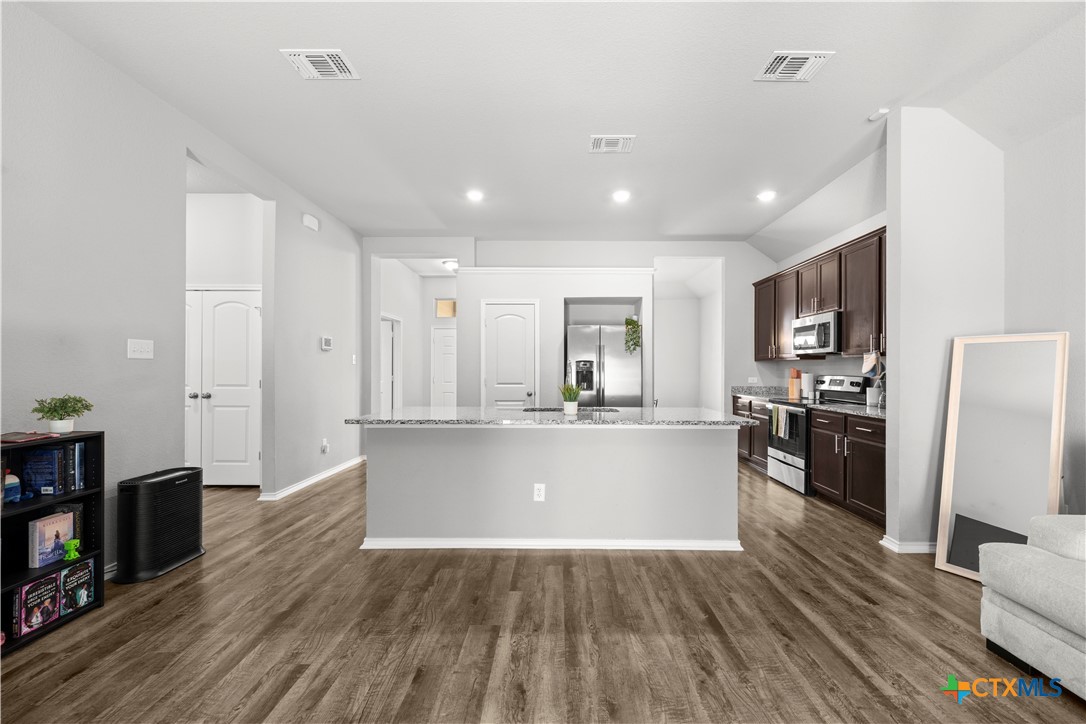 706 Hobby Road Copperas Cove, TX 76522 - Photo 6 of 19 Gallery Image 6