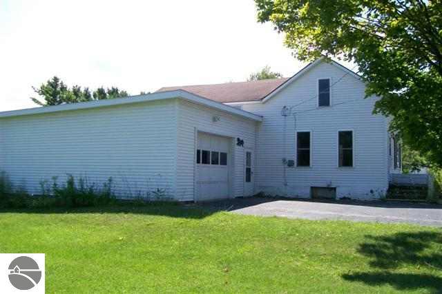 511 Cleveland Avenue Cheboygan, MI 49721 - Photo 12 of 15 1719197-11.JPG