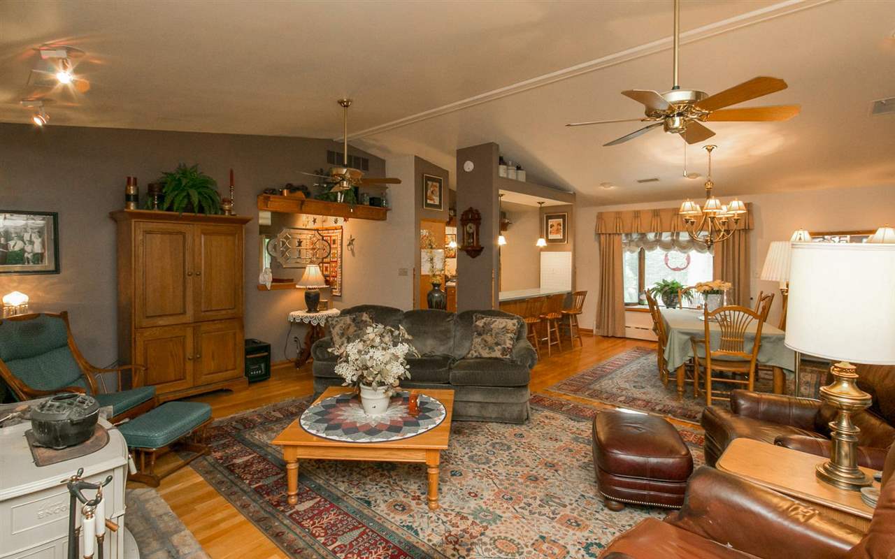 1825 Glendale Road Iowa City, IA 52245 - Photo 4 of 23 Gallery Image 4