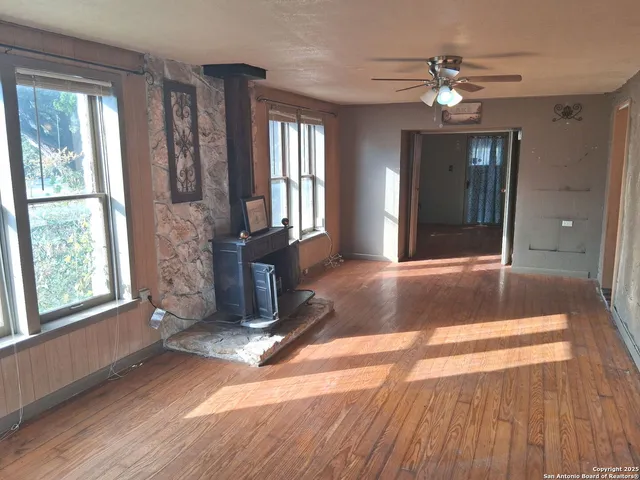 $204,500 | 10484 Park Road 37, Lakehills, TX 78063