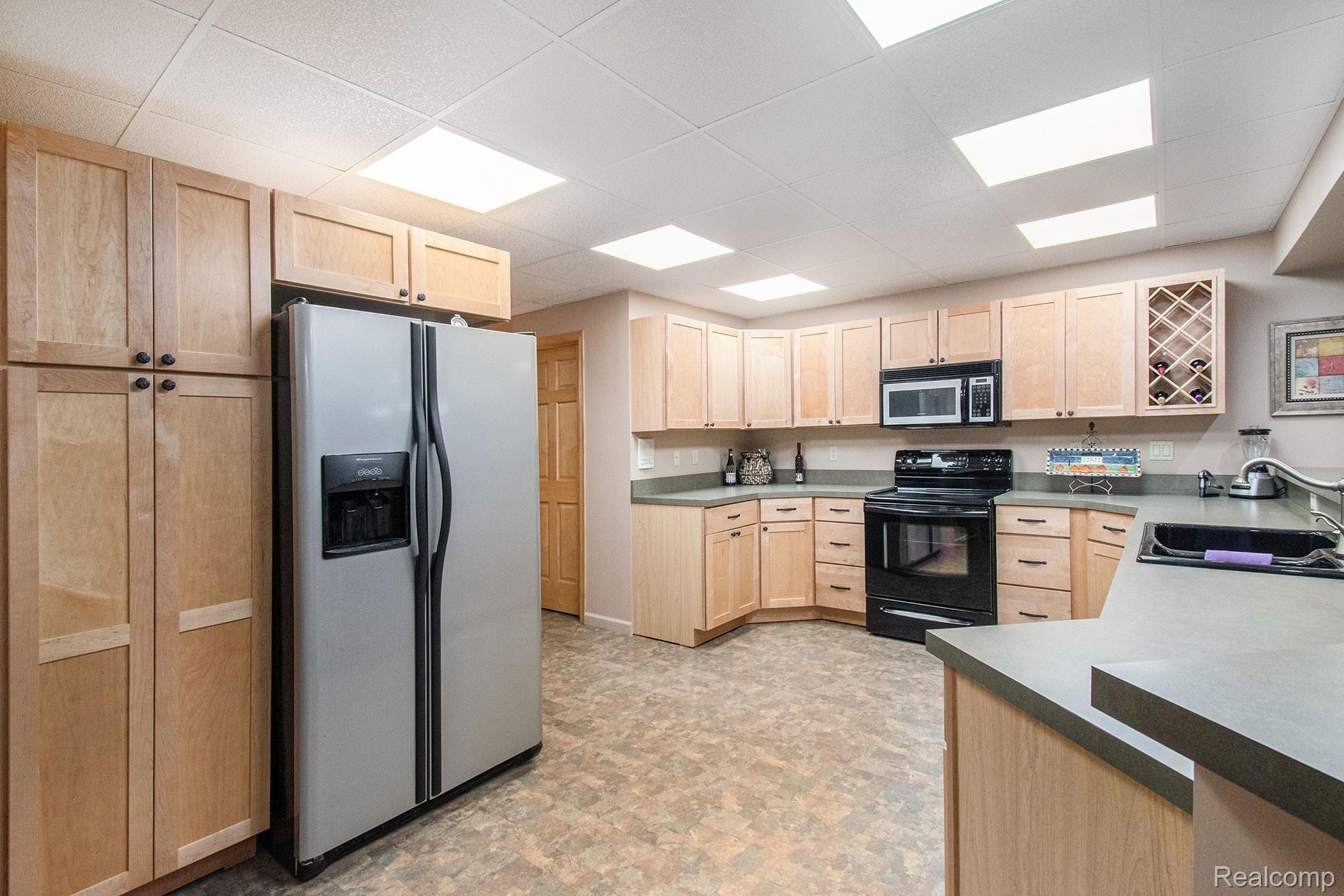 9813 McClements Road Brighton, MI 48114 - Photo 29 of 47 9813-McClements-_42.jpg