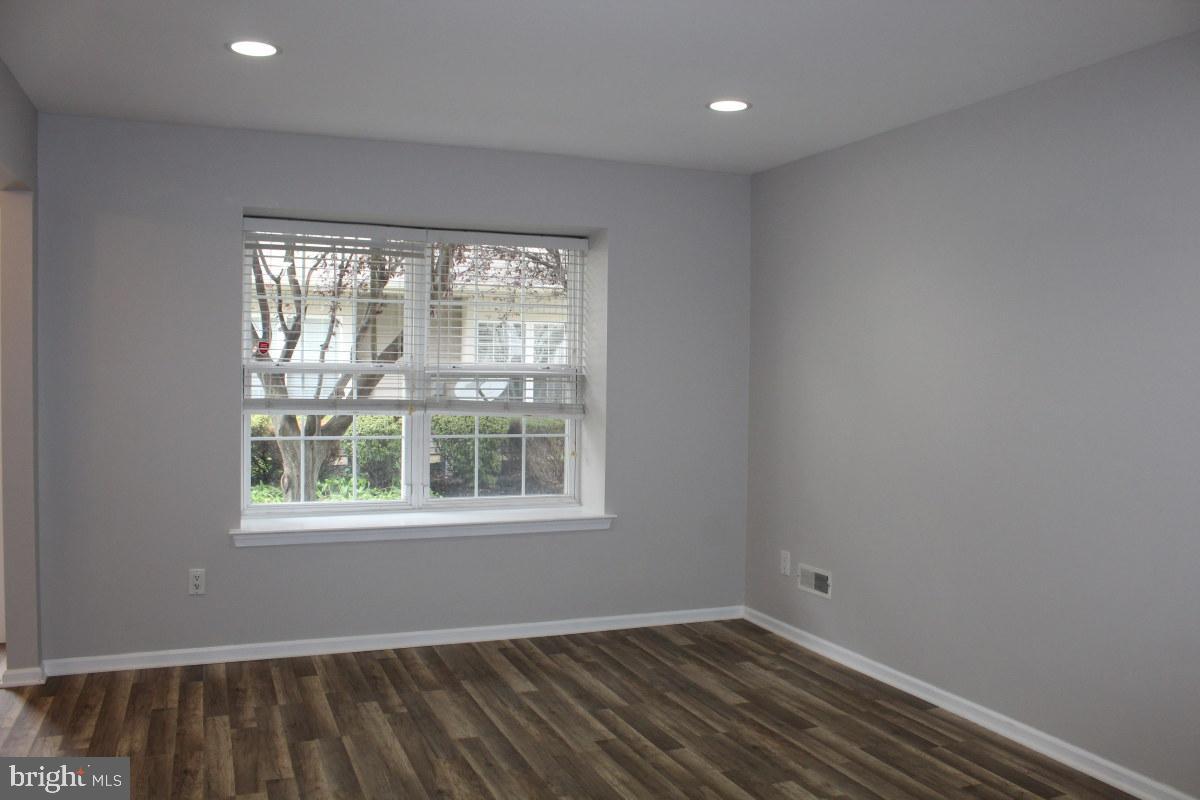4505 Grenwich Lane Mount Laurel, NJ 08054 - Photo 8 of 29