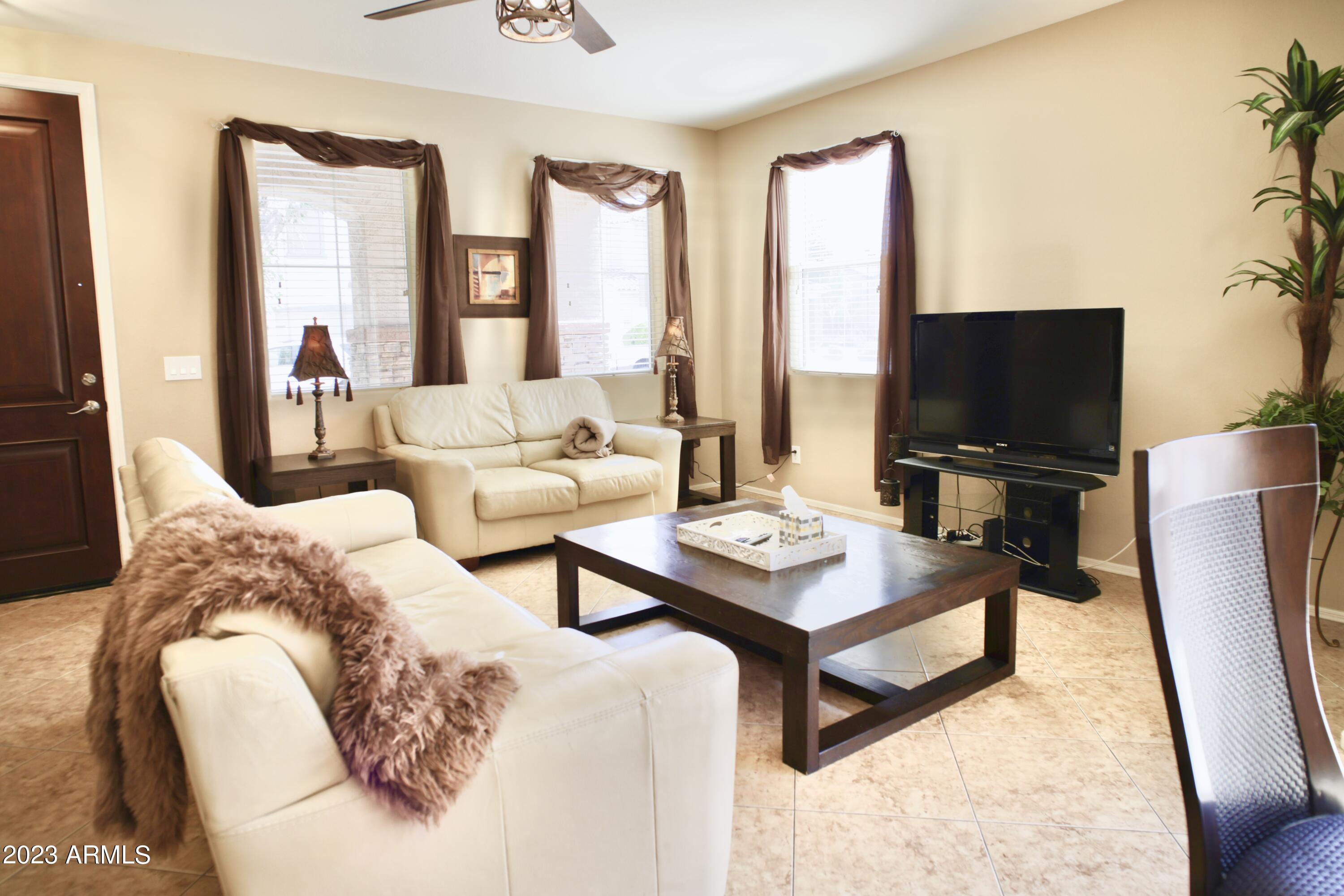 4212 East Vest Avenue Gilbert, AZ 85295 - Photo 7 of 38 6A6C8727-EC72-4845-B99D-86D8920B8F88_1_2