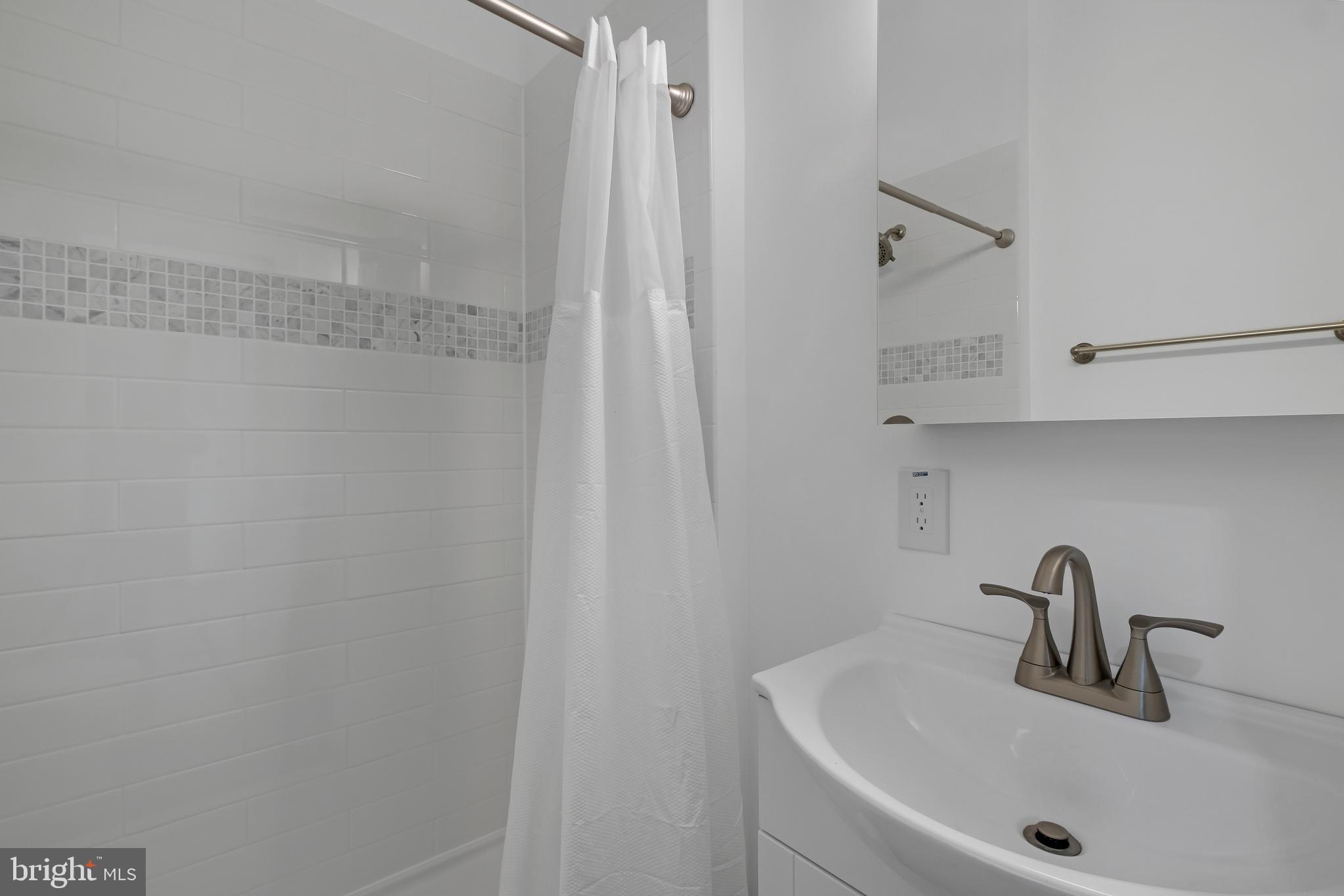 3002 Bunker Hill Road Mount Rainier, MD 20712 - Photo 20 of 33 Guest bath