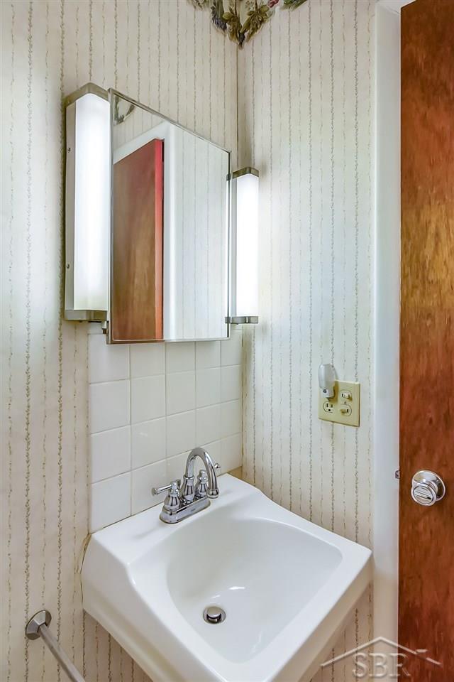 3360 South Towerline Road Bridgeport, MI 48722 - Photo 19 of 34 31396568-18.JPG