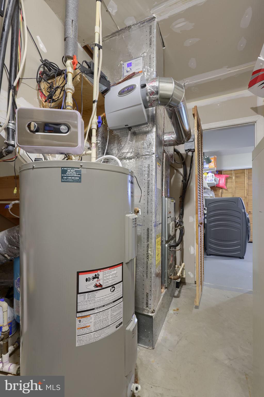479 Hilldale Road Holtwood, PA 17532 - Photo 21 of 51 a utility room with dryer and washer
