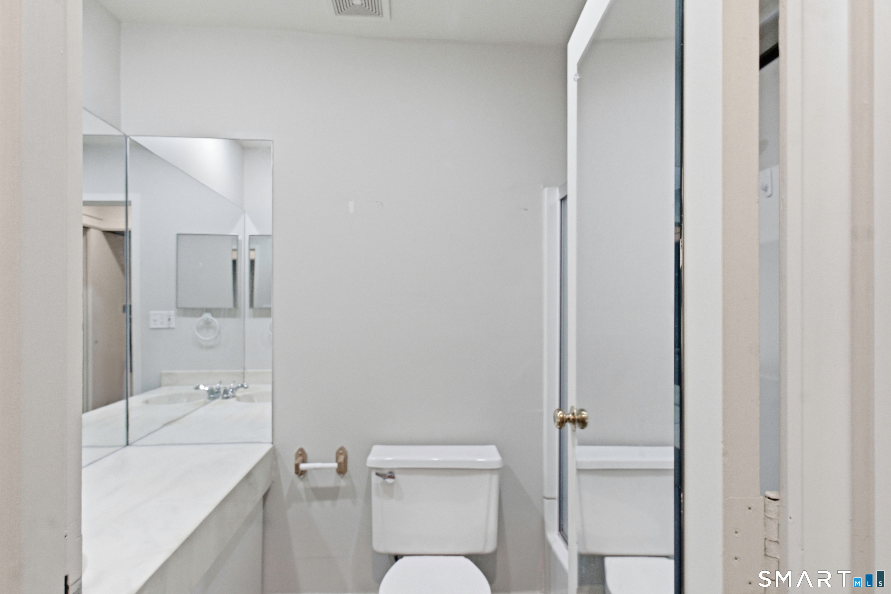 94 Washington Street, Unit 14 Norwalk, CT 06854 - Photo 15 of 18 Gallery Image 15