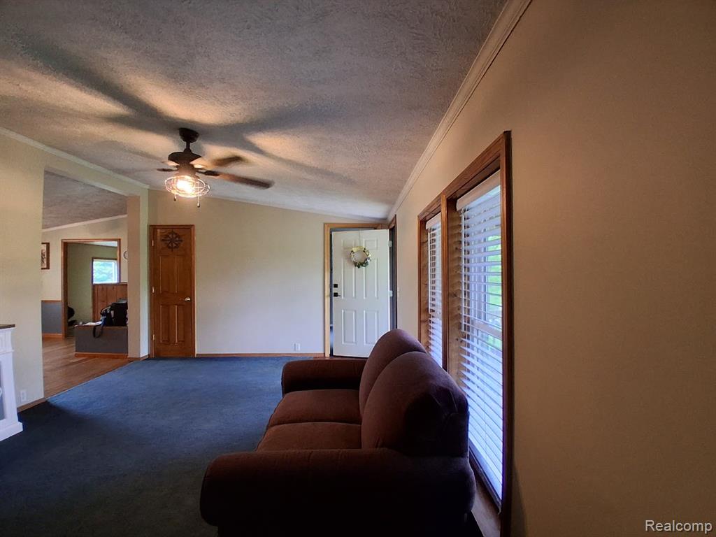 10055 North Genesee Road Mount Morris, MI 48458 - Photo 5 of 43