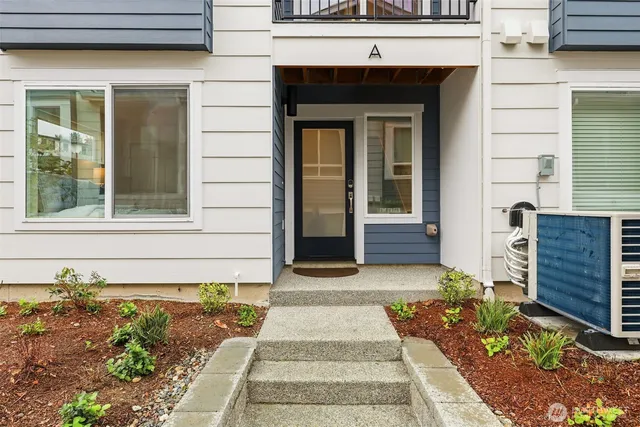 $779,950 | 3702 West Mukilteo Boulevard, Unit A, Everett, WA 98203