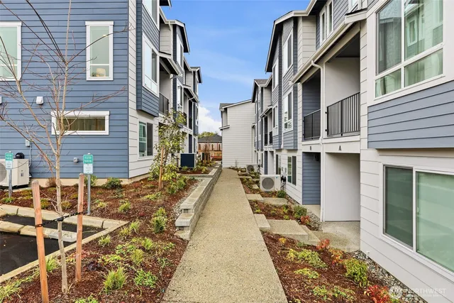 $779,950 | 3702 West Mukilteo Boulevard, Unit A, Everett, WA 98203