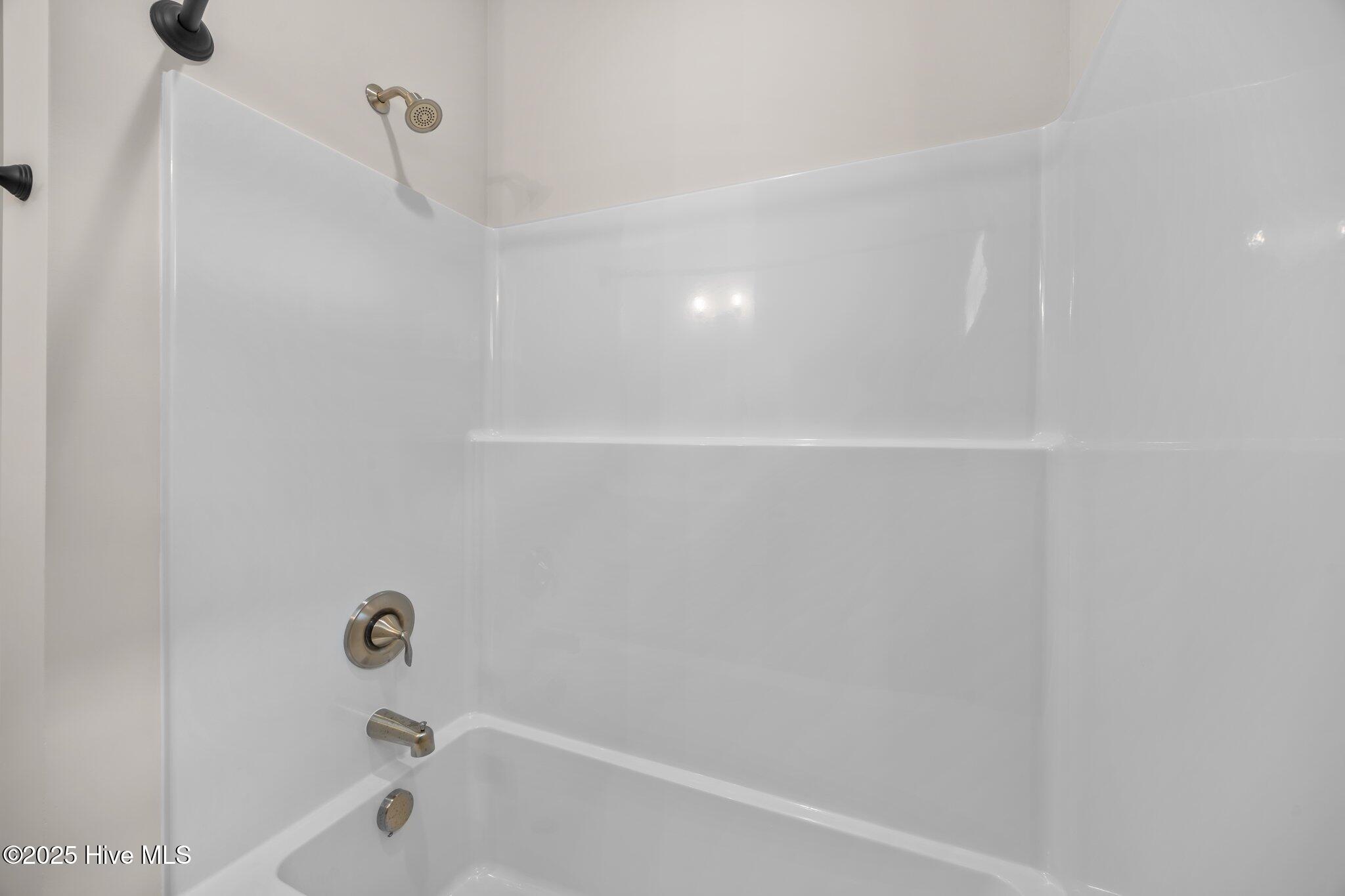 111 Thomas Loop Road Jacksonville, NC 28540 - Photo 18 of 36 19-web-or-mls-0C0A1881