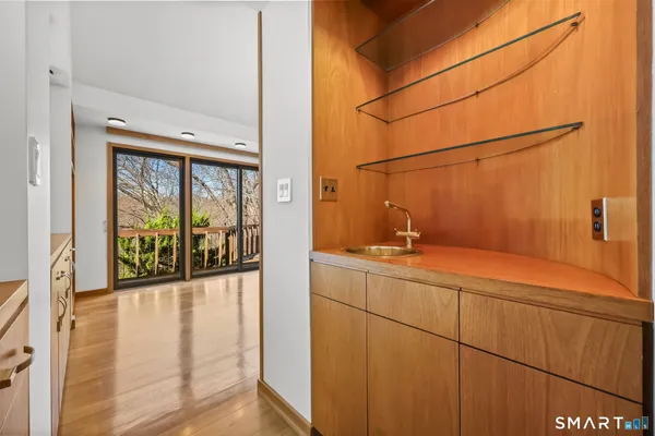 $2,200,000 | 160 Lantern Ridge Road, New Canaan, CT 06840