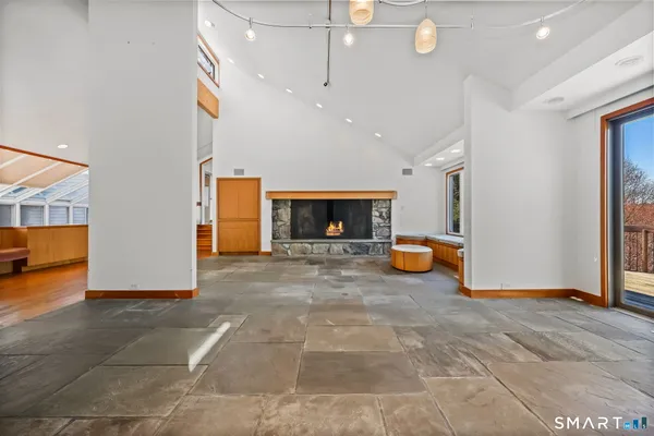 $2,200,000 | 160 Lantern Ridge Road, New Canaan, CT 06840