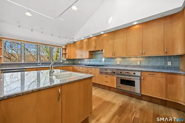 $2,200,000 | 160 Lantern Ridge Road, New Canaan, CT 06840