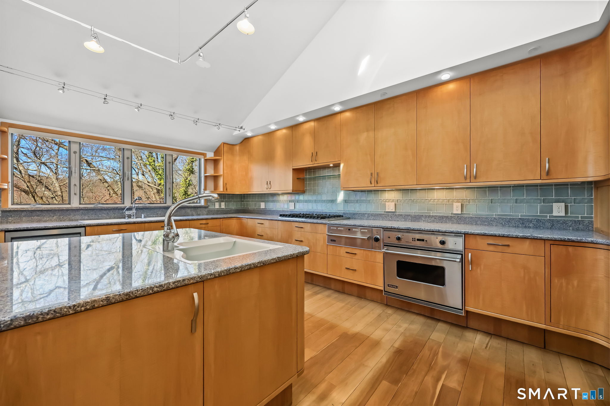 160 Lantern Ridge Road New Canaan, CT 06840 - Photo 9 of 29