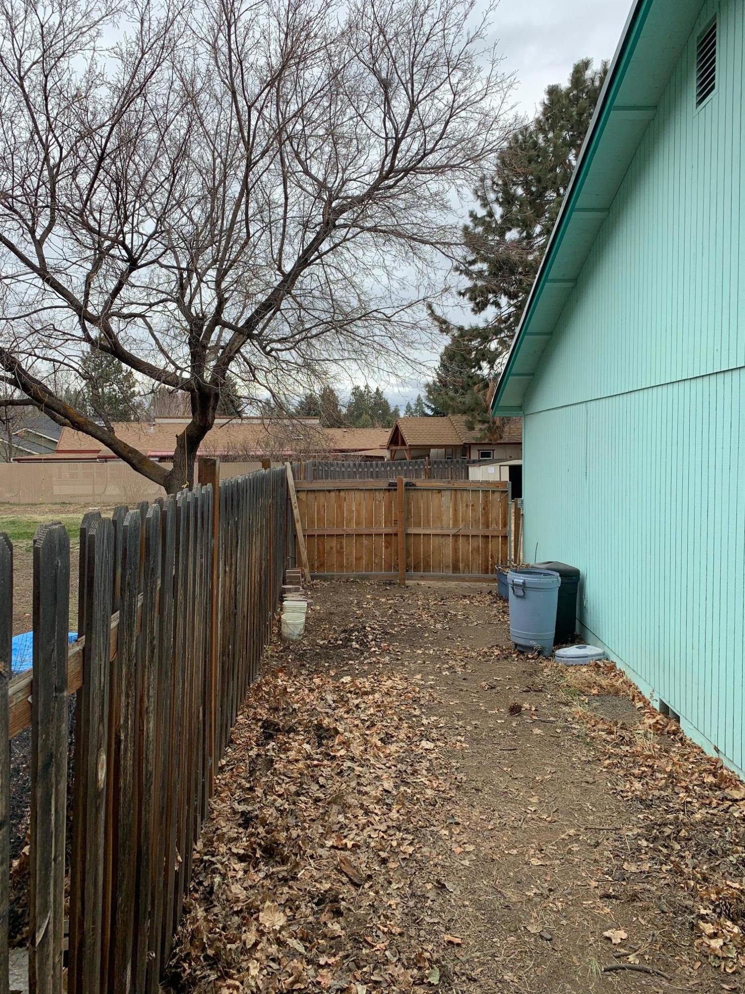 20383 Rae Road Bend, OR 97702 - Photo 10 of 22 IMG_3716