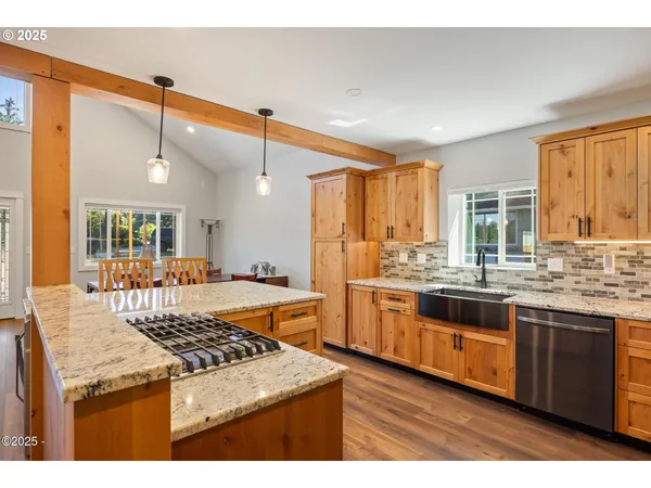 $575,000 | 1060 Northwest Sunset Drive, Toledo, OR 97391