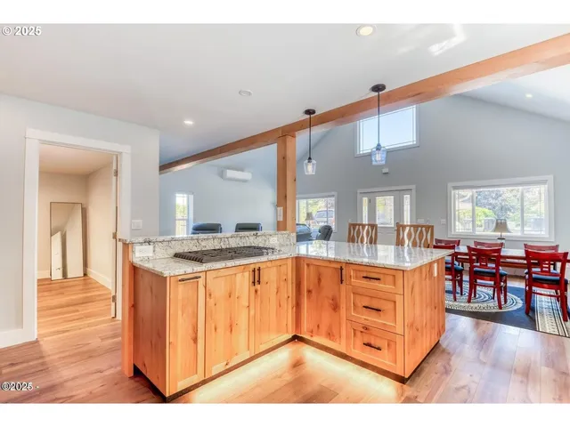 $599,000 | 1060 Northwest Sunset Drive, Toledo, OR 97391