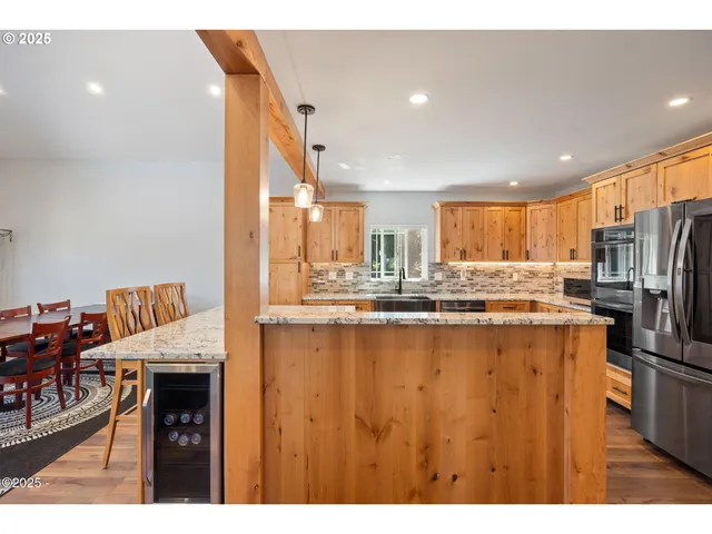 $599,000 | 1060 Northwest Sunset Drive, Toledo, OR 97391