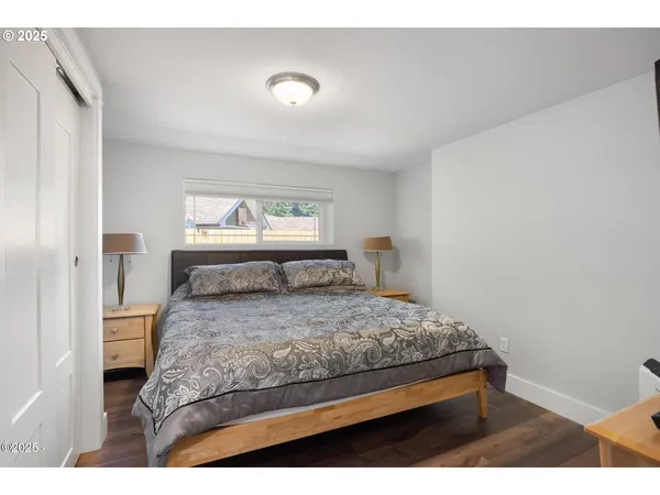 $575,000 | 1060 Northwest Sunset Drive, Toledo, OR 97391