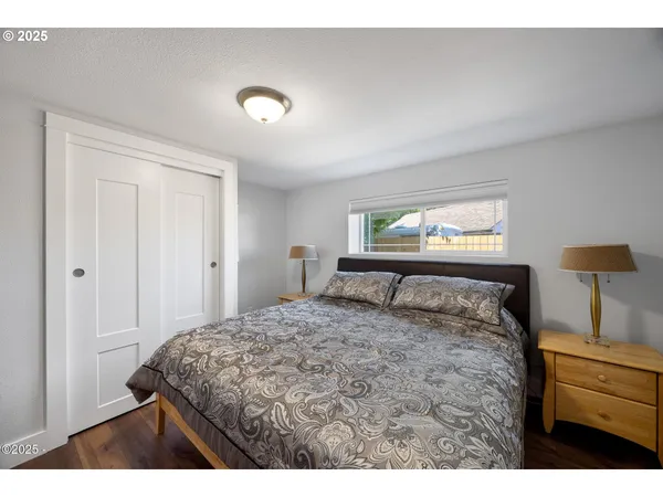 $575,000 | 1060 Northwest Sunset Drive, Toledo, OR 97391