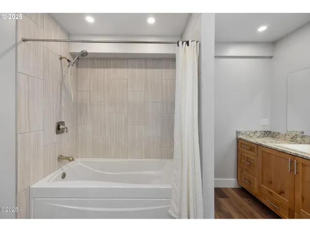 $599,000 | 1060 Northwest Sunset Drive, Toledo, OR 97391