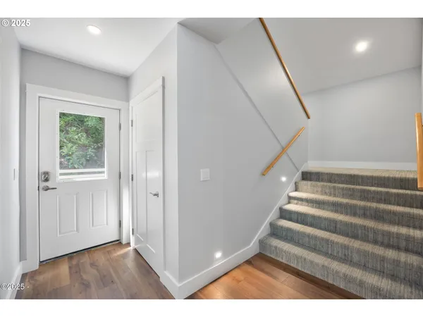 $575,000 | 1060 Northwest Sunset Drive, Toledo, OR 97391