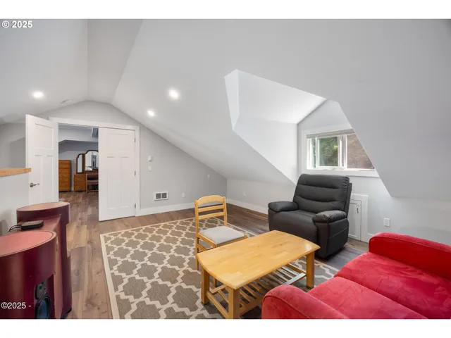 $599,000 | 1060 Northwest Sunset Drive, Toledo, OR 97391