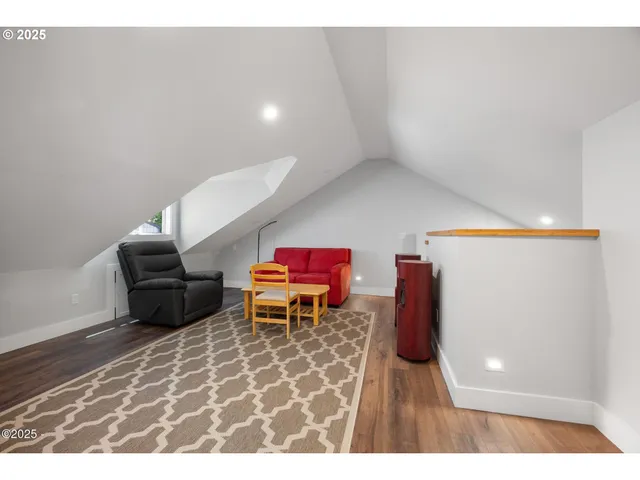 $599,000 | 1060 Northwest Sunset Drive, Toledo, OR 97391