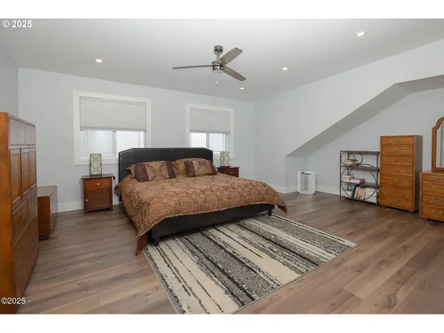 $599,000 | 1060 Northwest Sunset Drive, Toledo, OR 97391