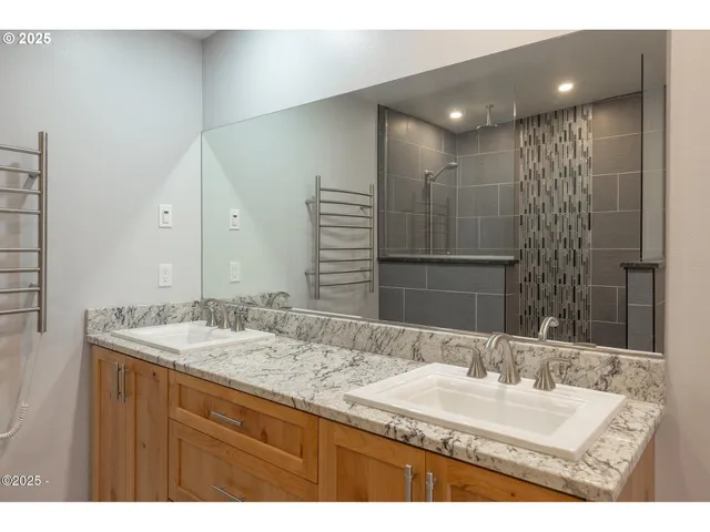 $599,000 | 1060 Northwest Sunset Drive, Toledo, OR 97391