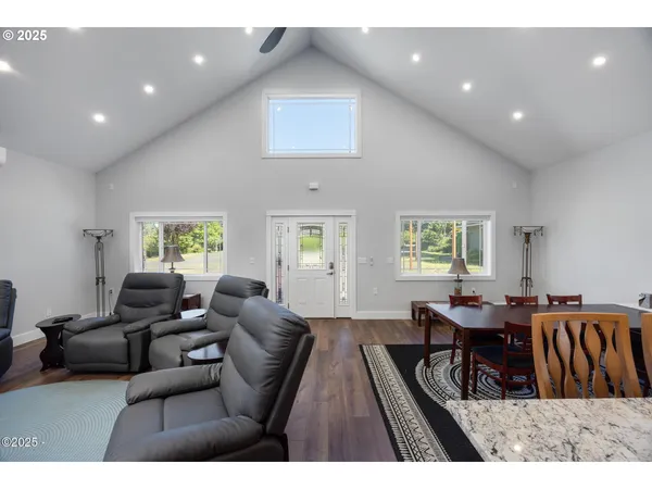 $575,000 | 1060 Northwest Sunset Drive, Toledo, OR 97391