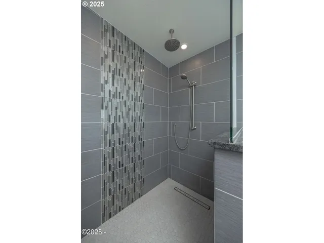 $599,000 | 1060 Northwest Sunset Drive, Toledo, OR 97391