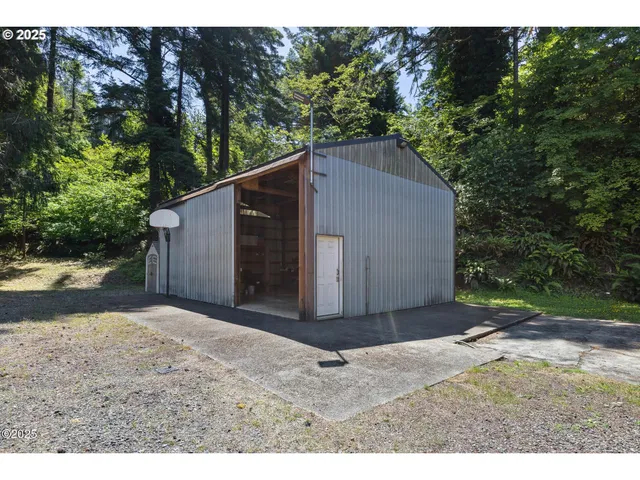 $599,000 | 1060 Northwest Sunset Drive, Toledo, OR 97391