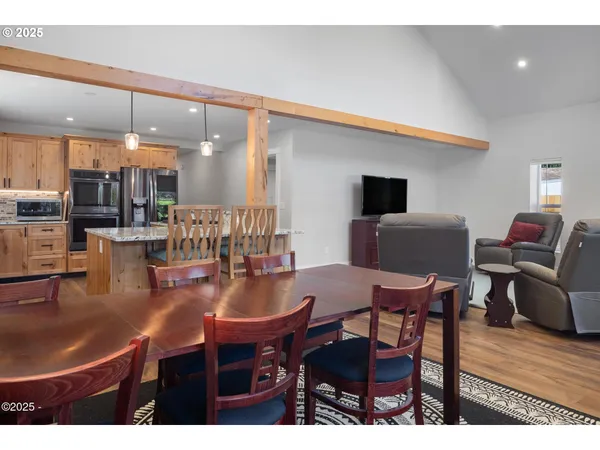 $575,000 | 1060 Northwest Sunset Drive, Toledo, OR 97391