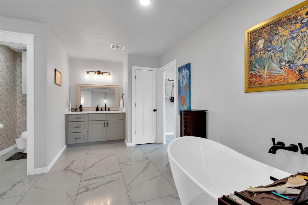 1467 Brown Road Palo Pinto, TX 76484 - Photo 28 of 38 a living room with furniture and a couch