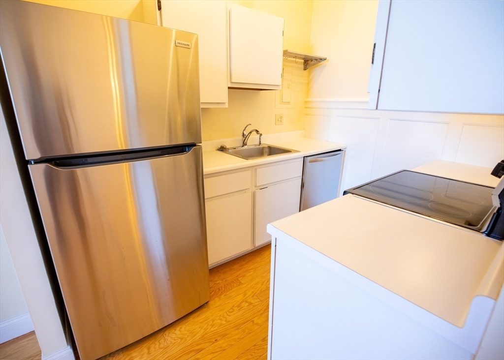 16 Balmoral Street, Unit 417 Andover, MA 01810 - Photo 9 of 20